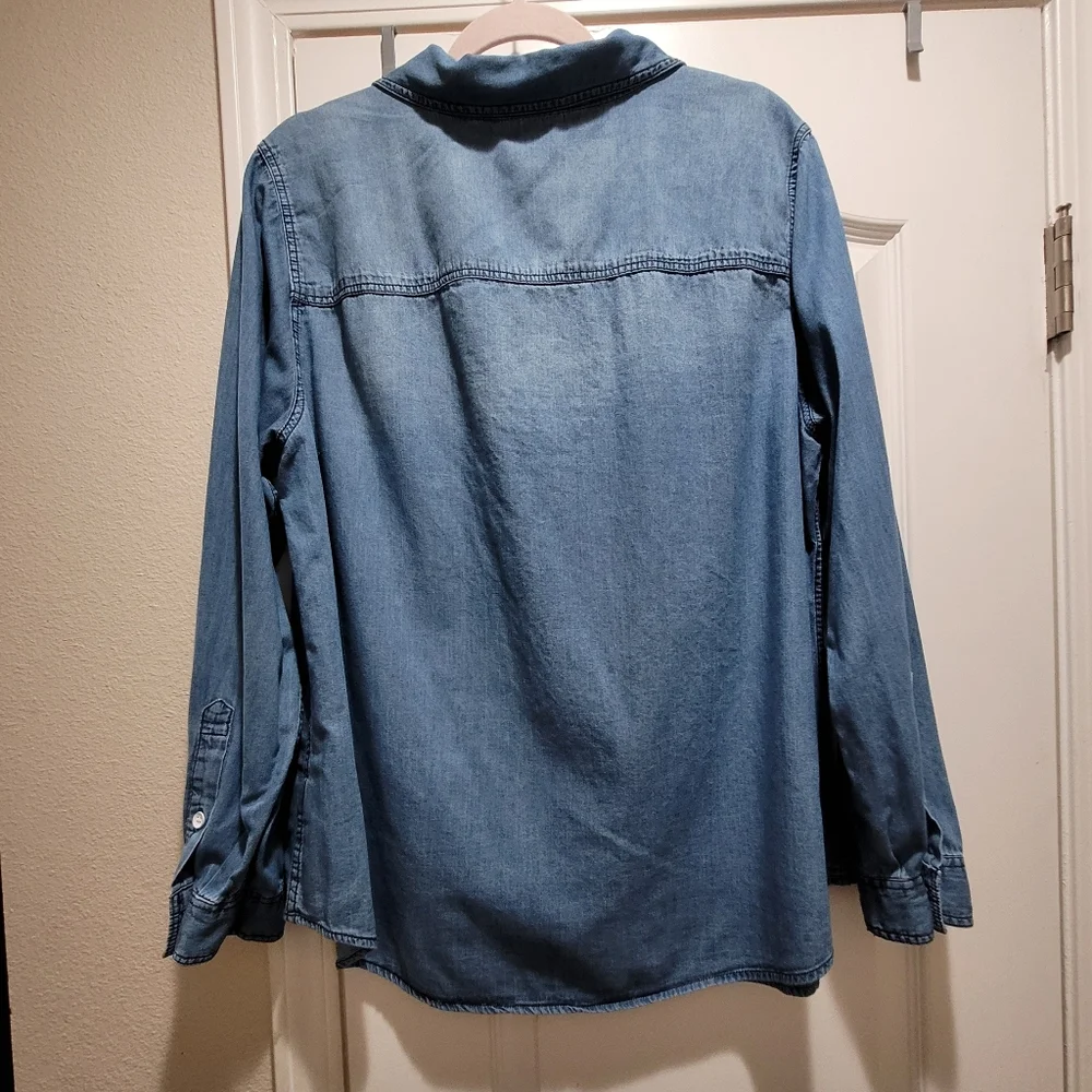 Torrid Chambray Button Front Shirt | Size 1 (1X) EUC - Picture 2 of 6